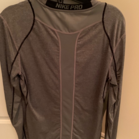 Nike Dry fit Workout shirt - Picture 2 of 2